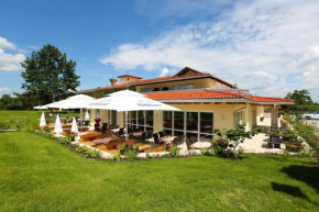 Отель Hotel Friedenseiche  Бенедиктбойерн